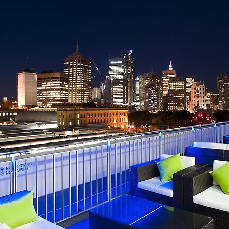 A Pousada Bounce Sydney Surry Hills Exterior foto The rooftop bar at the Hotel Commonwealth