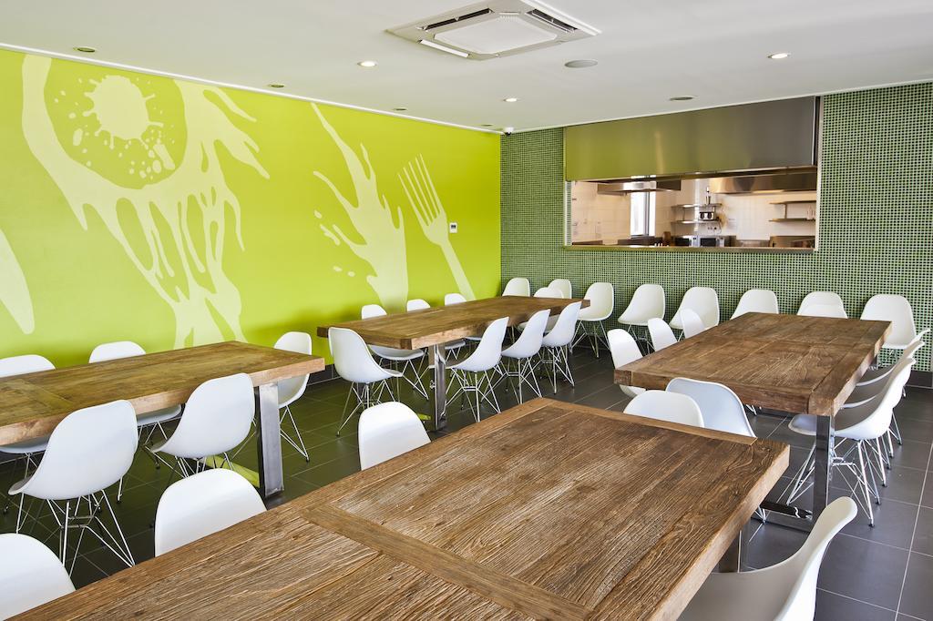 A Pousada Bounce Sydney Surry Hills Exterior foto The interior of a typical restaurant