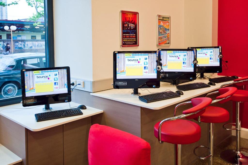 A Pousada Bounce Sydney Surry Hills Exterior foto Internet café in Paris