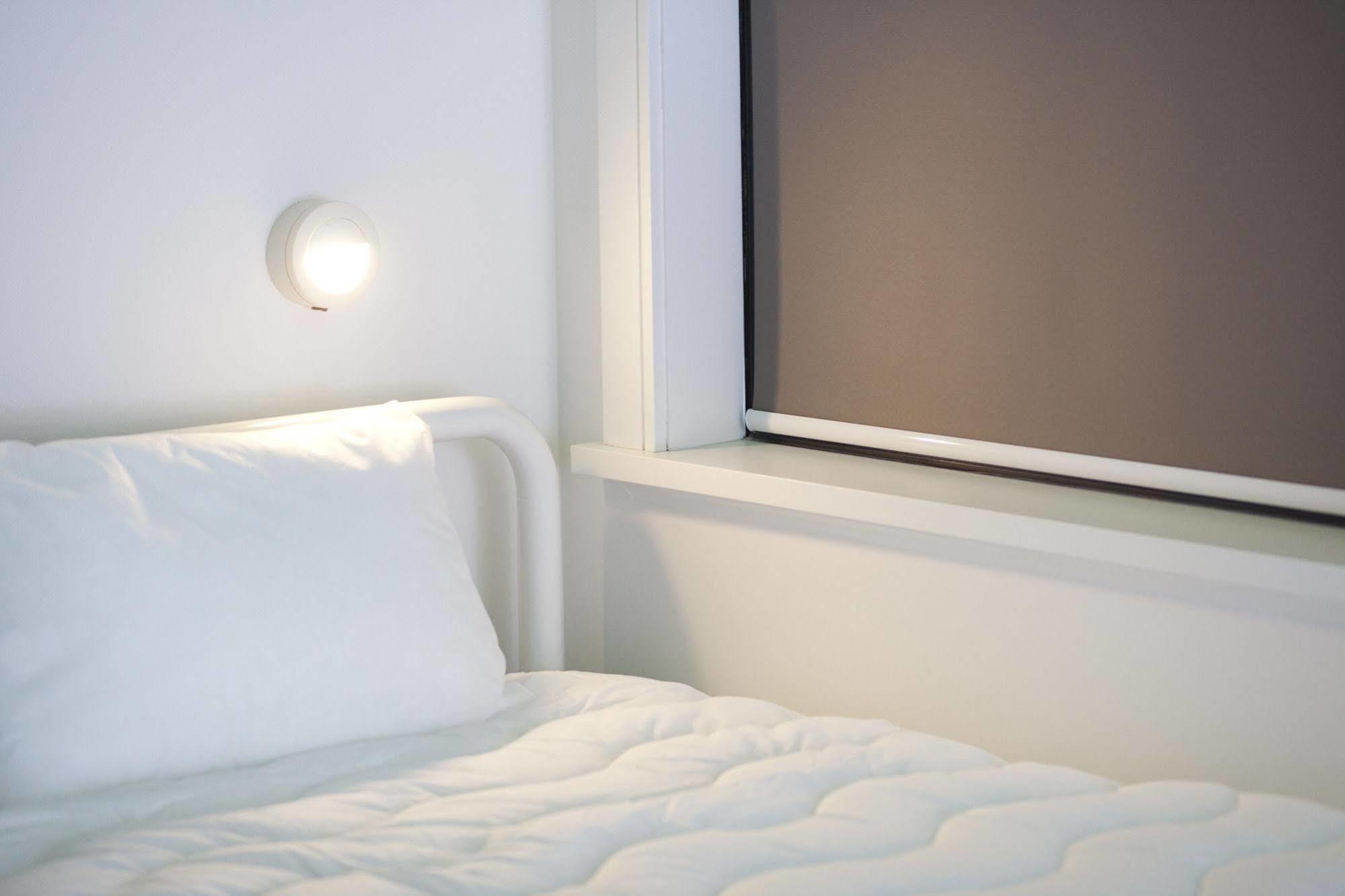 A Pousada Bounce Sydney Surry Hills Exterior foto A nightlight in a bedroom